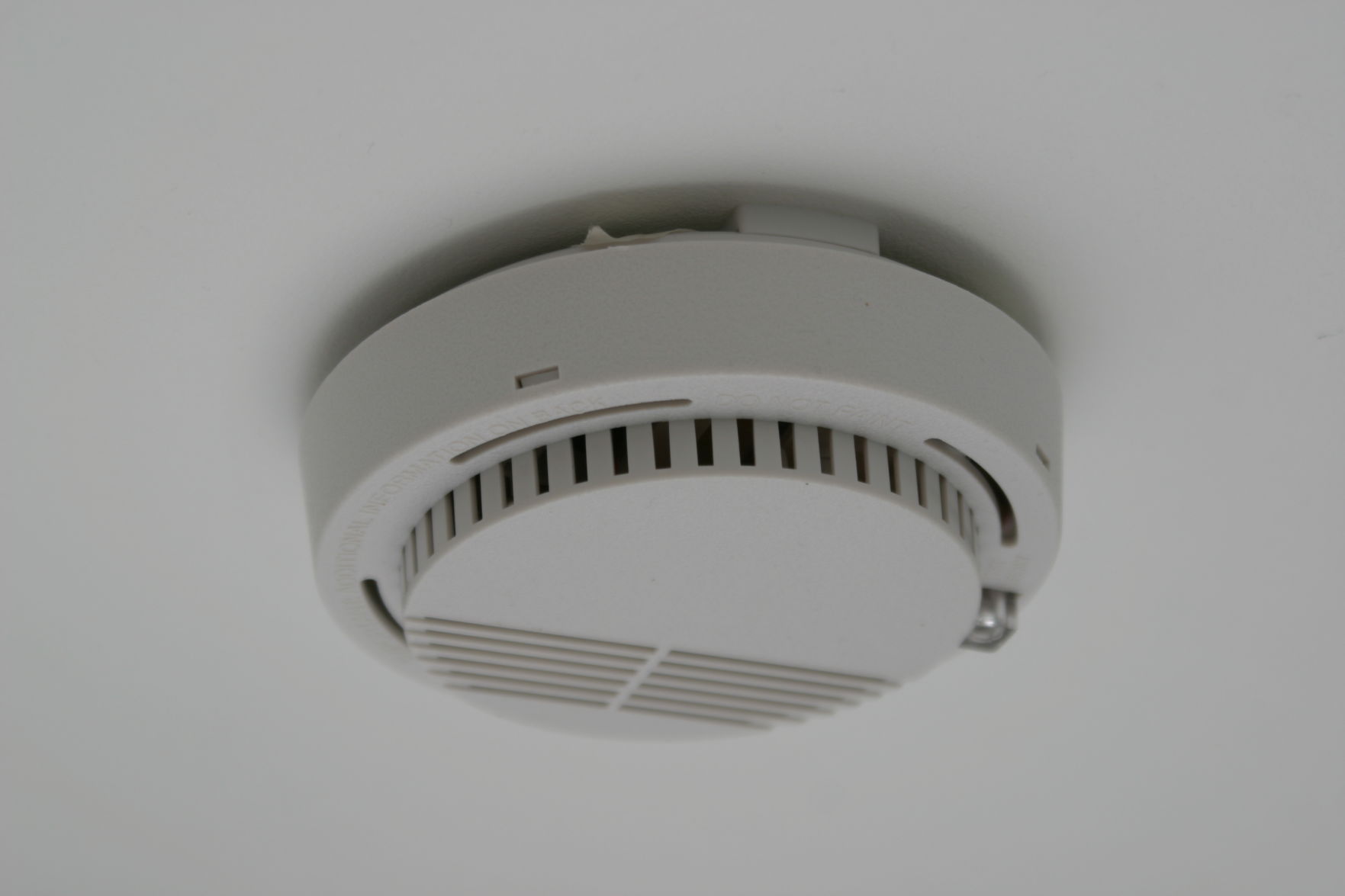 DON'T: Forget to change the batteries in the carbon monoxide and smoke detectors